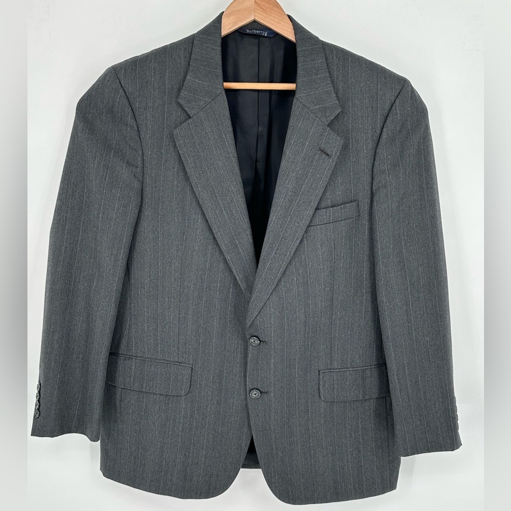Vintage Burberry’s Jacket Mens 100% Wool Blazer Two Button Gray Pinstripe U2